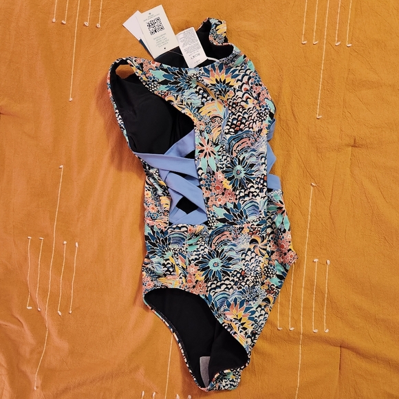Brand new with tags Roxy 1 piece - Picture 3 of 4